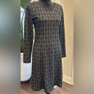 Sahalie A-Line Shift Dress Size S Womans Black Gray Knit Floral Geo Long Sleeve